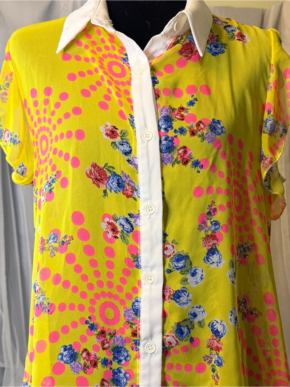 L.V.J Yellow Floral Polka Dot Button Up Blouse White Collar Size Medium